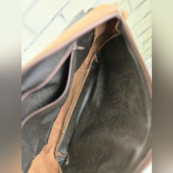 Vintage Leather Briefcase - Picture 11 of 13